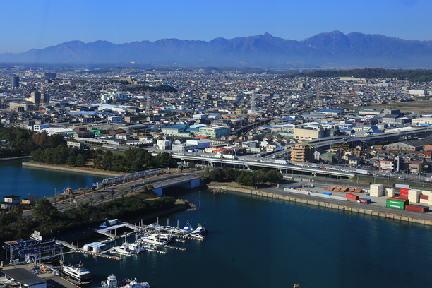～自然と産業のバランスに恵まれた豊かなふるさと。四日市～