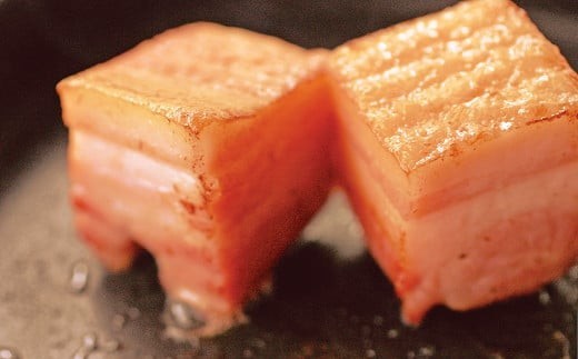 薪・炭火仕上げ 熟成 ベーコンブロック 650g エーデルワイスファーム ベーコン ブロック 豚肉 燻製 熟成 おつまみ 惣菜 保存料 着色料 酸化防止剤 不使用 エーデル 毎月お届け 冷蔵 北海道 北広島市