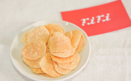 【1ヶ月毎2回定期便】 カムカムおこめチップス（鮭節） 計6個 （3個×2回） お菓子 スナック菓子