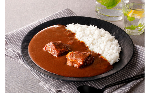 北海道北広島産 ブラックアンガス牛 宮北牧場カレー 800g（200g×4箱）ビーフカレー