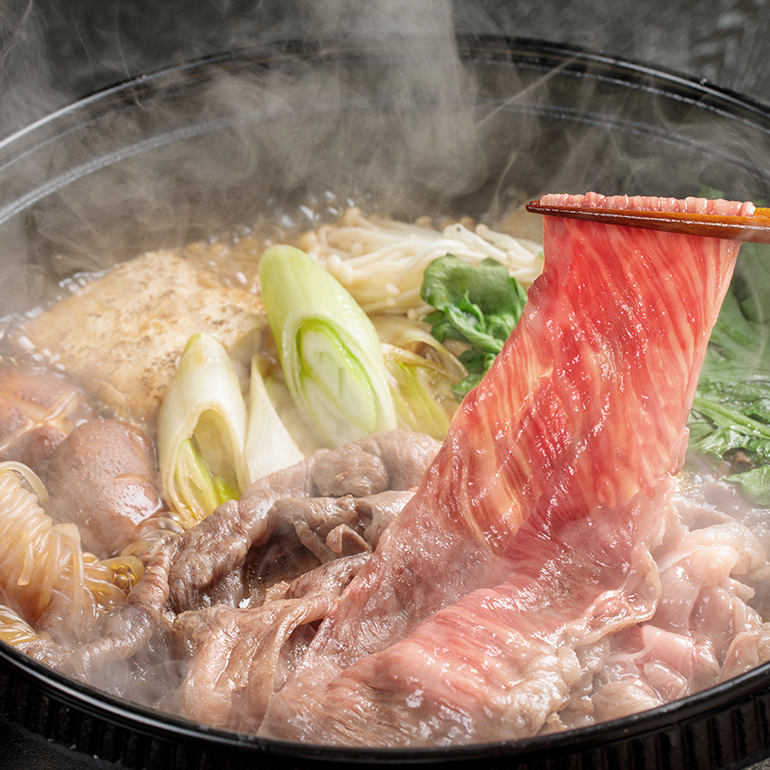 常陸牛 もも肉 すき焼き用 900g （茨城県共通返礼品） モモ肉 すき焼き お鍋 黒毛和牛 お祝い 贈答品 ギフト プレゼント 内祝い 47-R