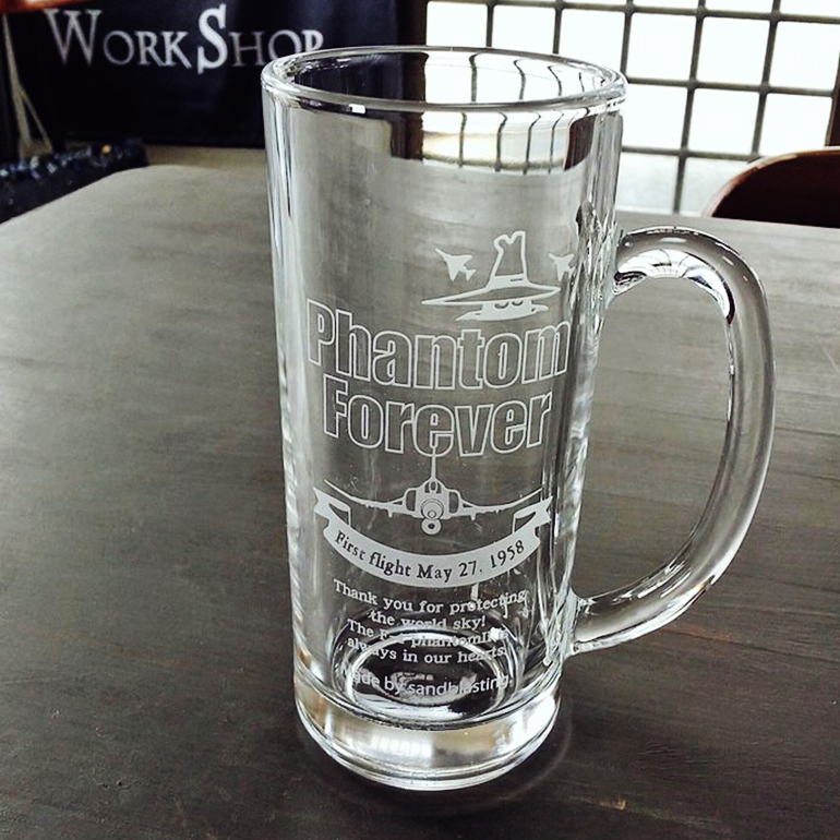 PhantomForever 国産ガラス製 ビールジョッキ 435ml F4 ファントム 戦闘機 航空自衛隊 百里基地 オリジナルデザイン 26-D