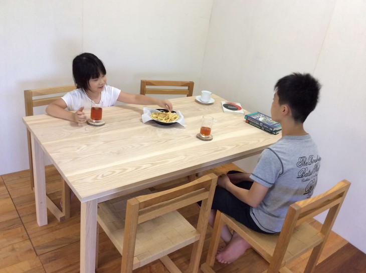 DIYオール無垢テーブル｜無垢材 ムク ナチュラル 天然素材 机 ダイニングテーブル 工芸 工芸品 神奈川県 座間市