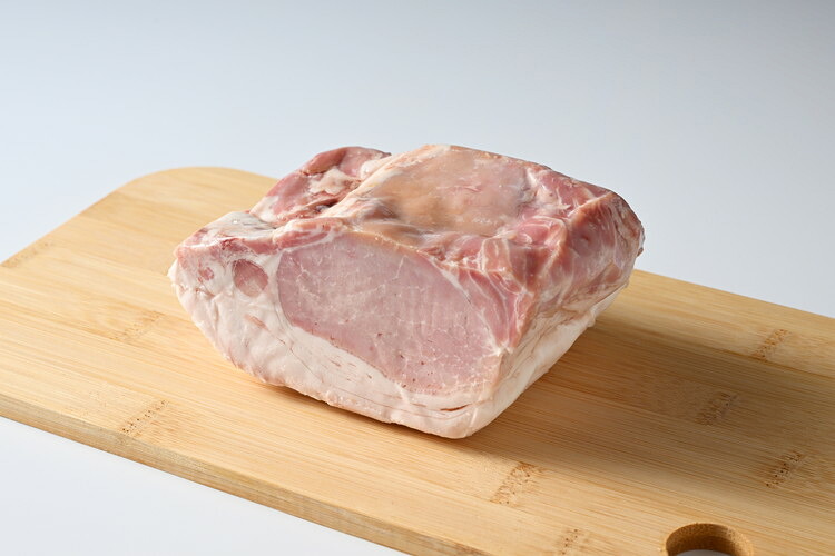 お肉屋さんの手作りロースハムブロック800g以上 真空パック