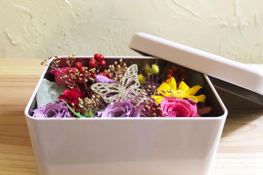 花 プリザーブドフラワー缶 9cm×12.5cm×5cm [littleprincess 石川県 宝達志水町 38600809]  手土産 インテリア 観賞用 小物 お花 花束 長持ち 仏花