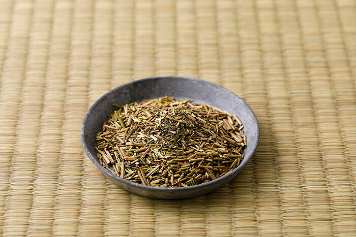 お茶 葉 香る一番茶 加賀 棒ほうじ茶 100g 6本 セット 茶葉 [油谷製茶 石川県 宝達志水町 38600776] 国産 ほうじ茶 ラテ 棒茶 茎茶 くき茶 くきちゃ ティーラテ