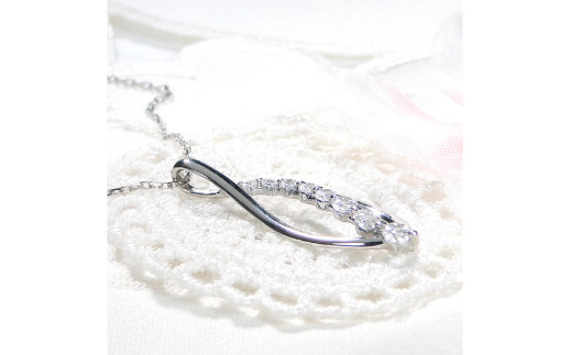 ネックレス プラチナ PT900 【0.33ct】 ダイヤモンド リーフ ペンダント 葉 雫 ドロップ レディース 【f263-pt】 [株式会社オーダーメイドジュエリーメイ 山梨県 韮崎市 20742672] アクセサリー アクセ  ジュエリー ダイヤ レディース
