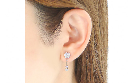 ピアス K18WG ホワイトゴールド ダイヤモンド 【0.9ct】フラワー 花 揺れるピアス 振り子  スタッドピアス 【f232-k18wg】 [株式会社オーダーメイドジュエリーメイ 山梨県 韮崎市 20743767] ピアス アクセサリー アクセ  ジュエリー