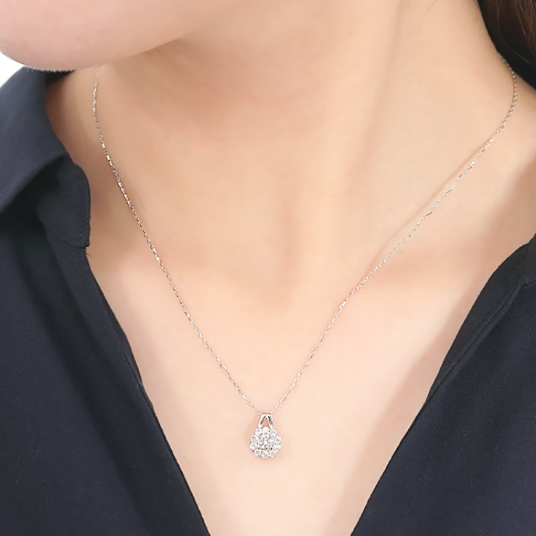 ネックレス プラチナ PT900 ダイヤモンド 0.35ct 取り巻き フラワー ペンダント 【f218-pt】 [オーダーメイドジュエリーメイ 山梨県 韮崎市 20745463] アクセサリー アクセ レディースアクセサリー レディース ジュエリー ダイヤ 宝石 かわいい チェーン
