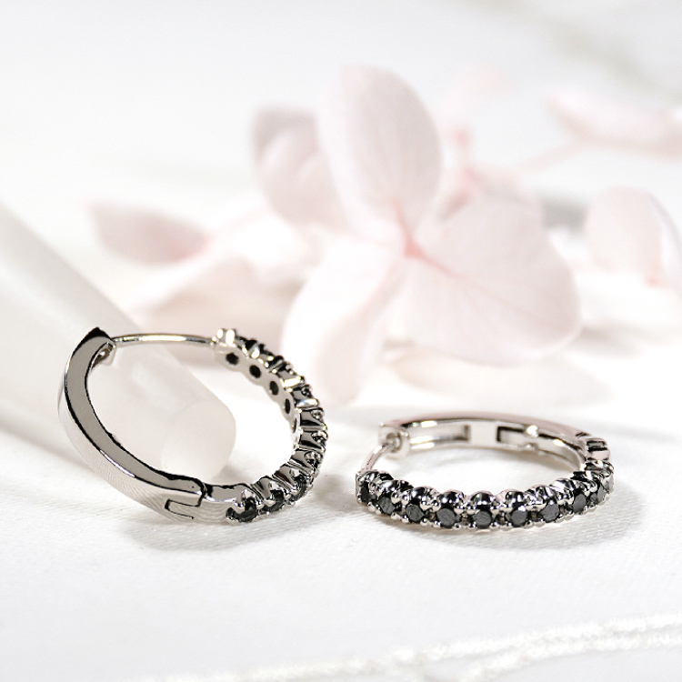 ピアス フープピアス プラチナ PT900 ブラックダイヤモンド 0.36ct 【f215-bd-pt】 [オーダーメイドジュエリーメイ 山梨県 韮崎市 20745466] アクセサリー アクセ レディース ジュエリー ダイヤ 宝石 フープ エタニティ かわいい 輪っか バネ式 キャッチレス 中折れピアス