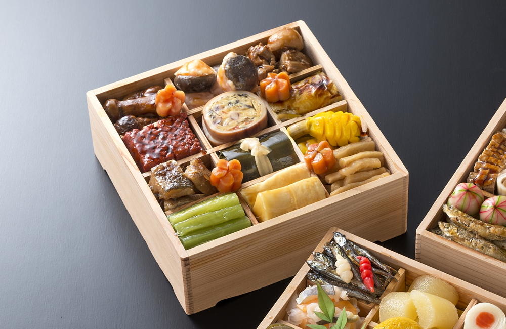 迎春おせち「和三段重」ホテルプラザ勝川謹製【冷蔵発送】 | ホテル おせち お正月 三段重 三段おせち 手作り 冷蔵 和風 3?4人用 名古屋 謹製おせち お取り寄せ おせち料理 勝川 Japanese New Year Food 愛知県 春日井市 ※北海道・青森・岩手・秋田・福岡・佐賀・熊本・長崎・鹿児島・大分・宮崎・沖縄、その他離島へのお届けはできません。 ※2025年12月31日にお届け