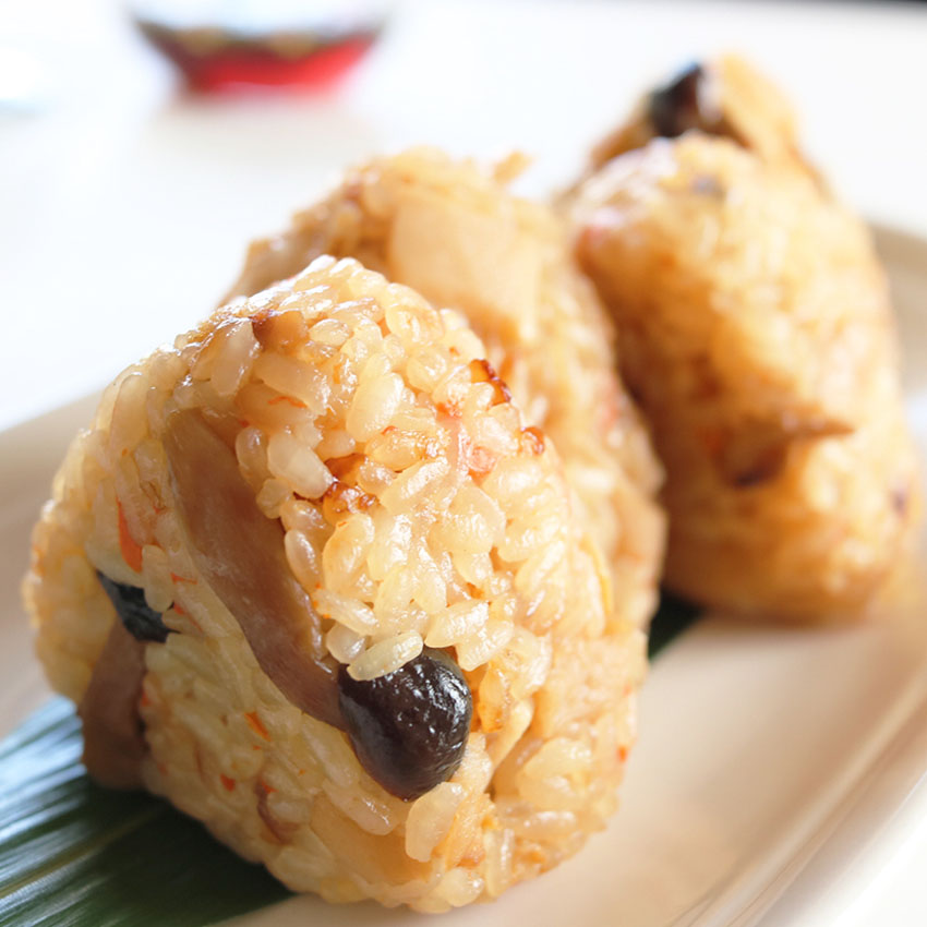 牛すじ食べ比べセット３種類と鶏めしの素/各2個合計8個のセット | 惣菜 おかず お惣菜 おそうざい 牛すじ 牛すじどて煮 牛すじスープ 牛すじトマト煮込み 鶏めしの素 鶏めし 冷凍食品 冷凍おかず 電子レンジ レンチン 温めるだけ 手軽 簡単 かんたん 時短 お手軽 おつまみ 天然 だし 無添加 詰め合わせ 煮物 野菜 まとめ買い