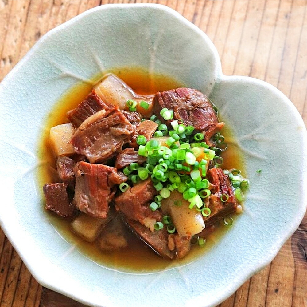 【レトルト食品】牛すじの醤油煮込み （150ｇ×10パック） | 惣菜 おかず お惣菜 おそうざい 冷凍食品 冷凍おかず 電子レンジ レンチン 温めるだけ 手軽 簡単 かんたん 時短 お手軽 おつまみ 天然 だし 無添加 詰め合わせ 煮物 野菜 まとめ買い 牛すじ 牛すじの醤油煮込み