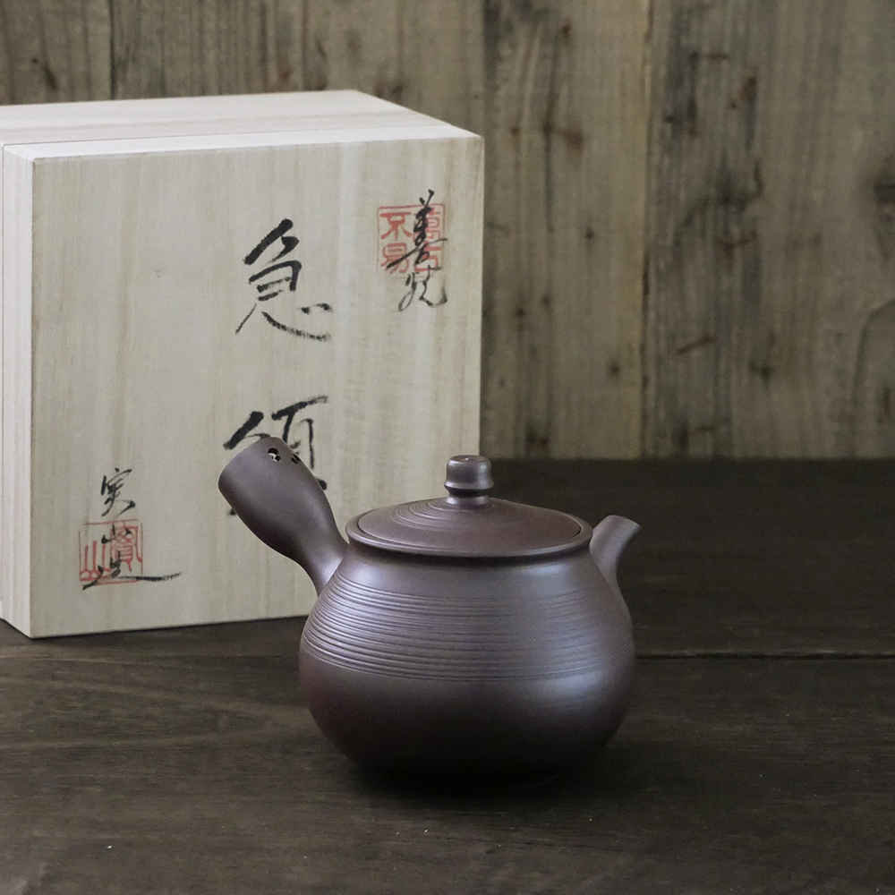 【萬古焼（ばんこやき）】　実山作　だるま形千筋手造り急須（木箱入）