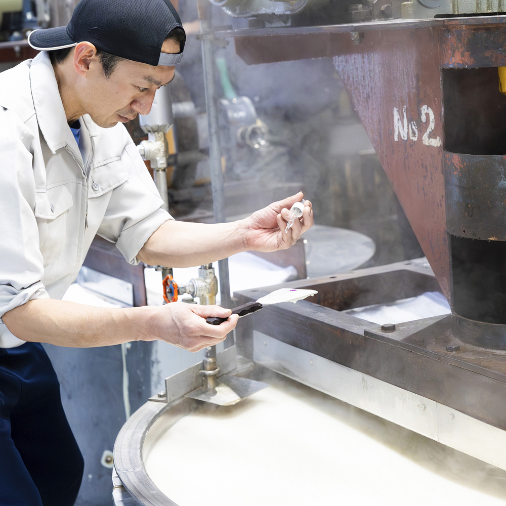 四日市認定地場特産品【泗水十貨店（しすいじっかてん）】オリブ透明石けん　川村養蜂場のハチミツ配合　手提げ袋付き