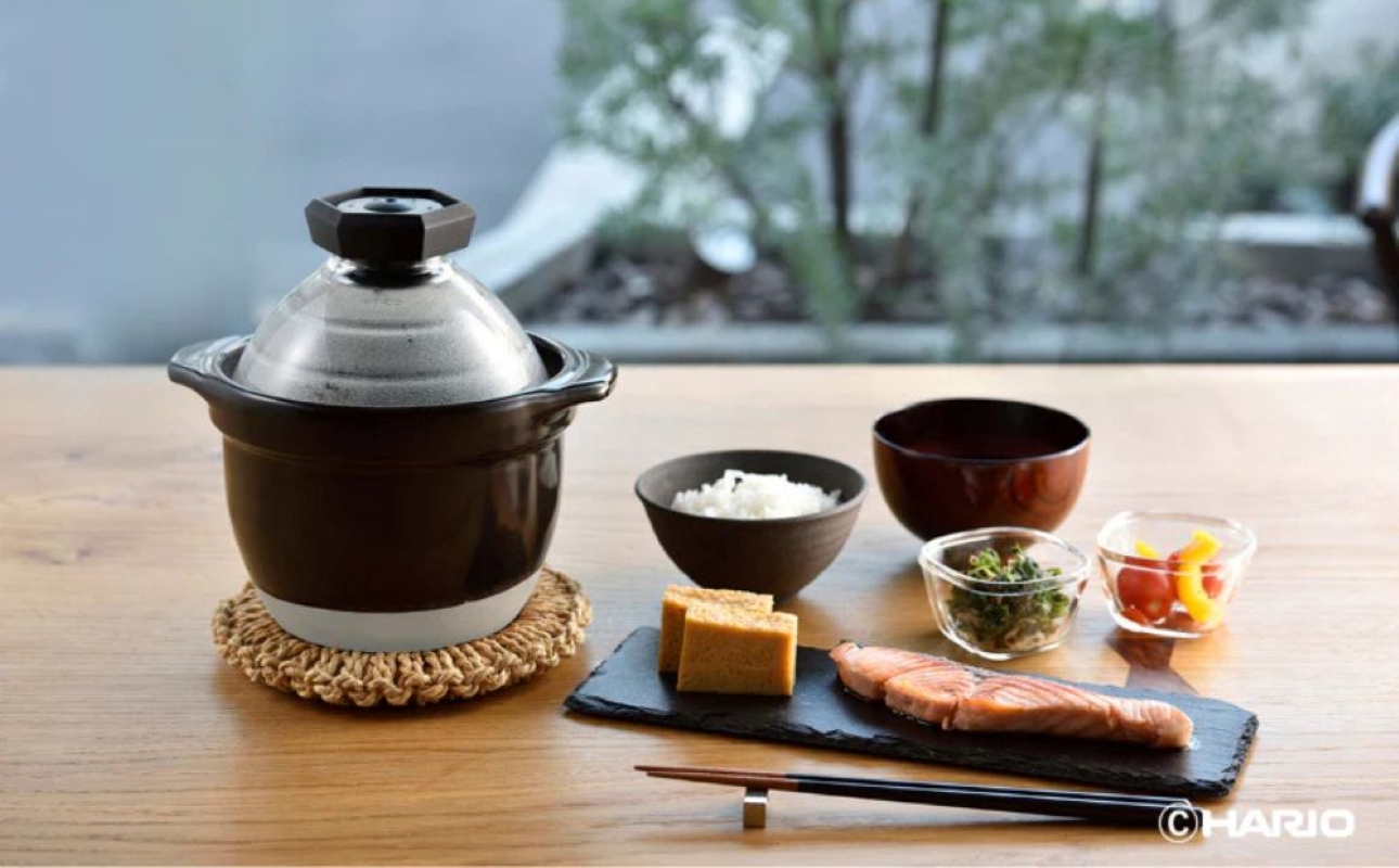 【萬古焼（ばんこやき）】フタがガラスのご飯釜1～2合炊き 令和7年モデル せんが陶器 【HARIO ハリオ  直火 土鍋 耐熱 ガラス 食器 キッチン 日用品 キッチン用品  日本製 ご飯 ごはん釜 炊飯器 四日市市 四日市】