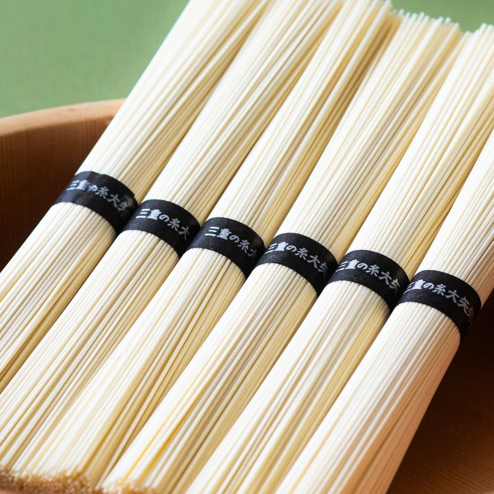 うまみが違う！寒製素麺「三重の糸」大矢知手延素麺 18把入（6把×3袋・9人前）【そうめん 素麺 手延べそうめん 手延そうめん 手延べめん 手延べ麺 そーめん 手延べ素麺 ソーメン 王道 大矢知 伝承の味 高級麺 特産 無添加 手延べ 長期保存 家庭用 乾麺 麺 人気 名産品 お取り寄せ 家庭用 お土産 高級 保存食 非常食 御中元 三重県特産品 贈り物 三重県 四日市市 ふるさと納税】