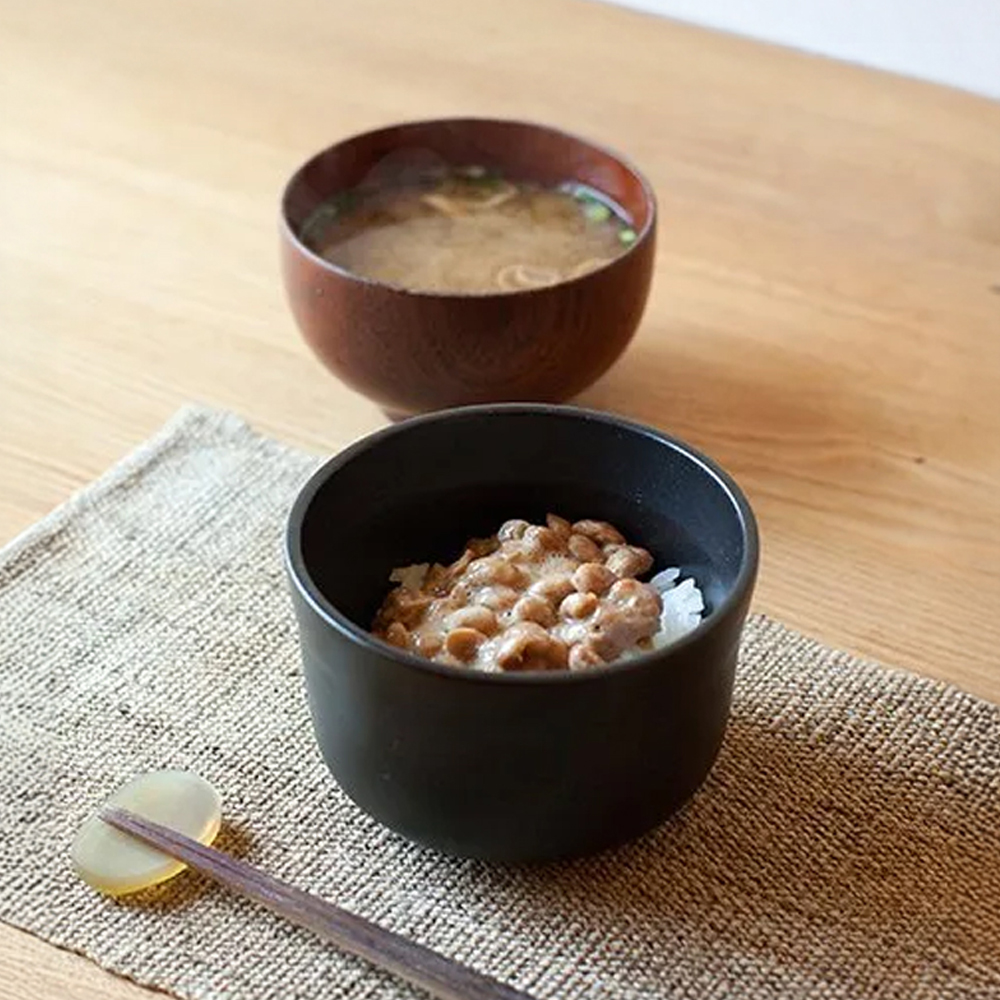 【萬古焼（ばんこやき）】ごはんを美味しく保存するスタイリッシュなおひつ 4th-market ヤソハチ お櫃 一碗 白1個【八十八、おひつ、米、新米、レンジ、保温、保冷、万能、おしゃれ、かわいい、結婚祝、出産祝、セット、贈答、普段使い、手作り、一人用、家庭用、一人暮らし、家族、ファミリー、新生活、三重県 四日市市 ふるさと納税】