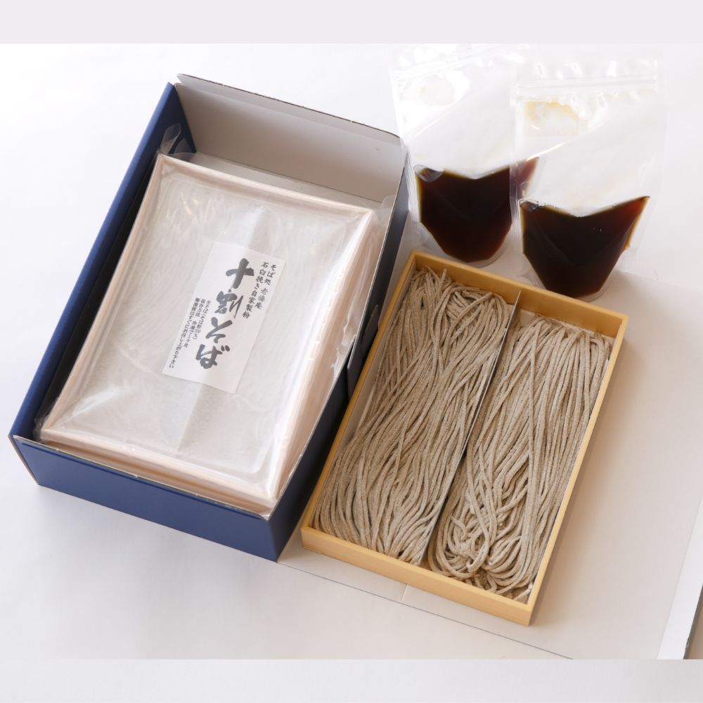 手打ち十割そば10食分つゆ付きセット（生そば）老梅庵（ろうばいあん）そばの栽培から茹で方まで徹頭徹尾のこだわり　石挽き十割(いしびきじゅうわり)そば
日経新聞お取り寄せランキング全国1位の店【年越しそば 蕎麦 十割そば 石臼 手打ち ギフト 麺 生麺 乾麺 冷凍便 セット 手作り 和食 料理 おすすめ 人気 家族 上質 三重県 四日市市 ふるさと納税】