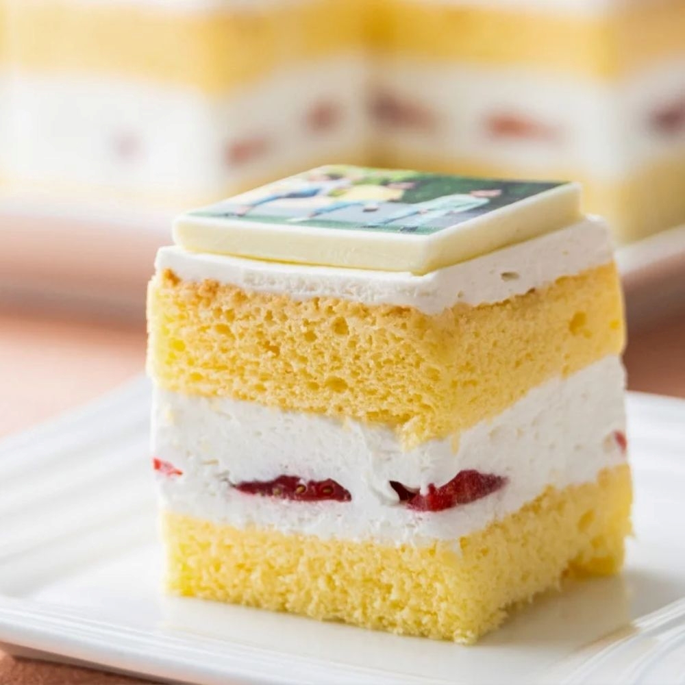 【スイーツ】お気に入りの写真をホワイトチョコにプリント！オリジナルの美味しいケーキを。 9ピース アルバムケーキ