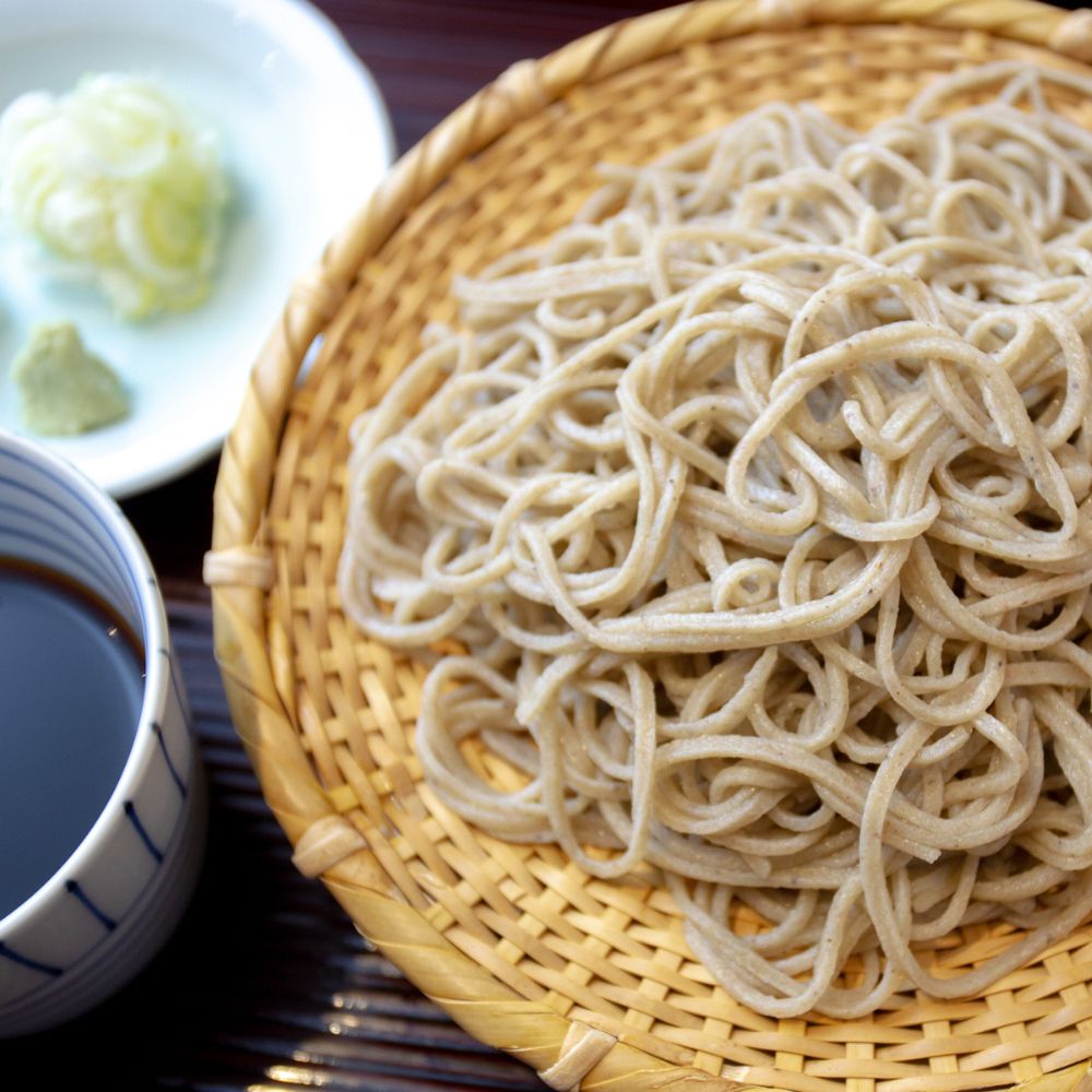 手打ち十割そば10食分つゆ付きセット（生そば）老梅庵（ろうばいあん）そばの栽培から茹で方まで徹頭徹尾のこだわり　石挽き十割(いしびきじゅうわり)そば
日経新聞お取り寄せランキング全国1位の店【年越しそば 蕎麦 十割そば 石臼 手打ち ギフト 麺 生麺 乾麺 冷凍便 セット 手作り 和食 料理 おすすめ 人気 家族 上質 三重県 四日市市 ふるさと納税】