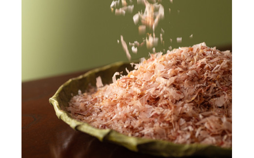 毎日の食卓を、手軽に美味しく！食べる辣油、鰹節、だし粉、老舗鰹節店の色々セット。 創業明治25年  伊藤鰹節店