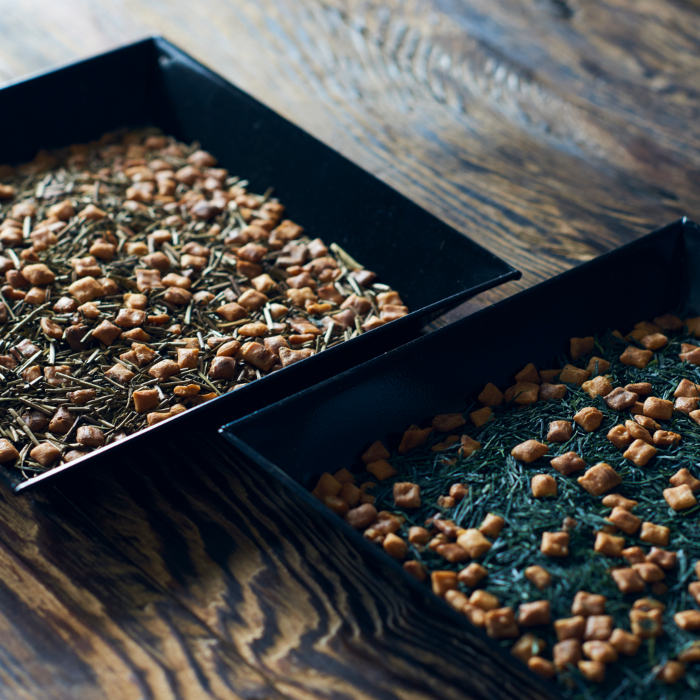 京玄米茶　上ル入ル (東西) ティーバッグ（東4g×15袋　西4g×15袋）〈お茶 茶 玄米茶 煎茶 緑茶 宇治茶 甜茶 茎ほうじ茶 ほうじ茶 ティーバッグ 炒り餅 若蒸し ブレンド 飲料〉56210349