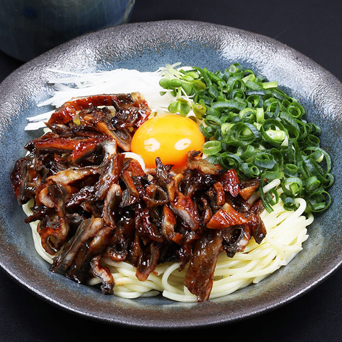 ＜2026年お中元ギフト＞鹿児島県産うなぎ蒲焼きざみ入りまぜそば (4食) 麺・タレ・うなぎ蒲焼のきざみ入り！ 国産 九州産 鹿児島県産 魚 魚介 鰻 うなぎ ウナギ 蒲焼 蒲焼き まぜそば きざみ鰻 簡単調理 小分け【エーエフ企画】【00-057-55-R8OC】