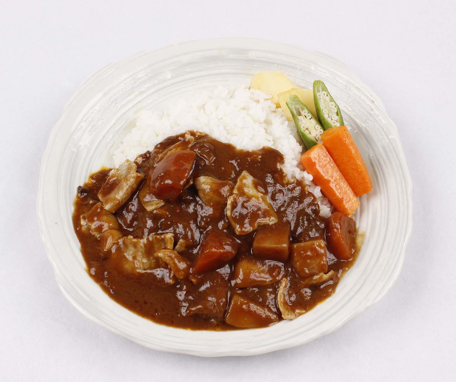 金の桜黒豚肉使用！金の桜黒豚スパイシーカレー(200g×6袋)！豚 豚肉 肉 鹿児島 国産 黒豚 惣菜 カレー カレーライス レンジ レンチン レトルト 常温 ギフト 贈答 温めるだけ【エーエフ企画】【00-057-06】